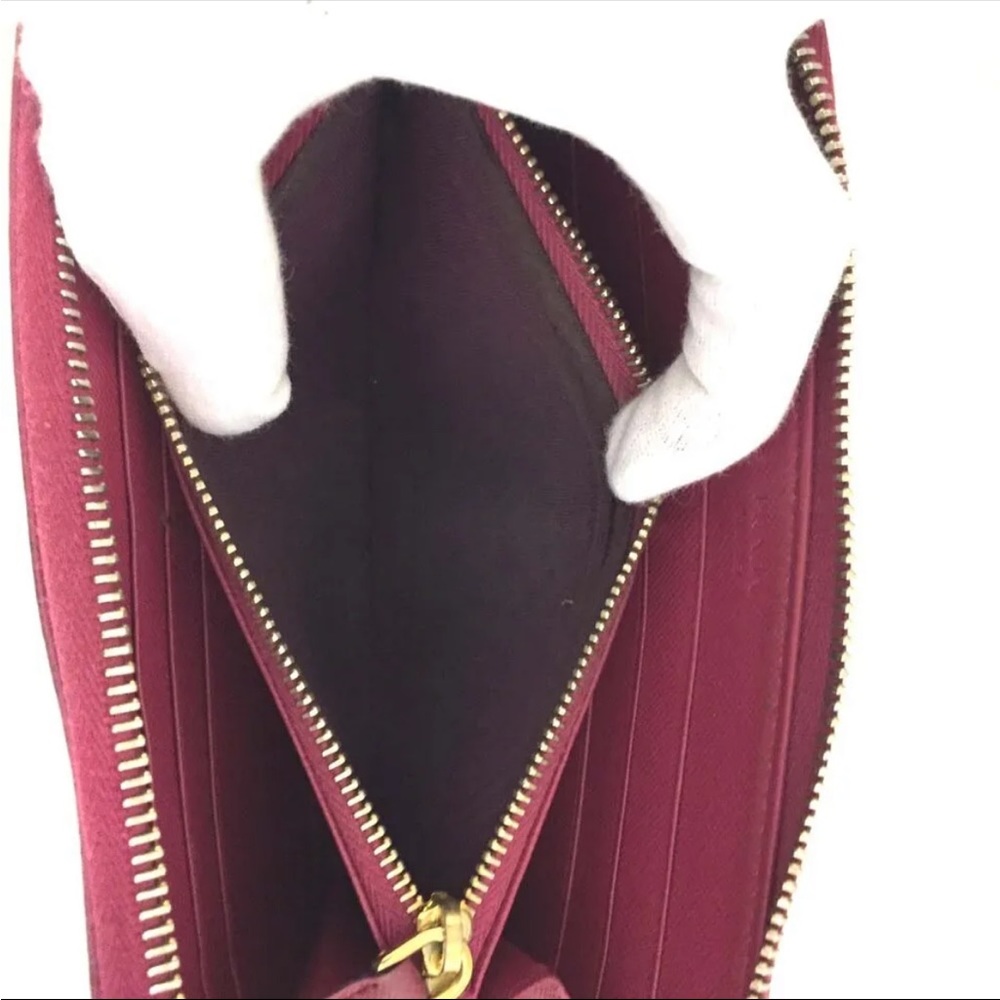Prada Wallet - Picture 7 of 10